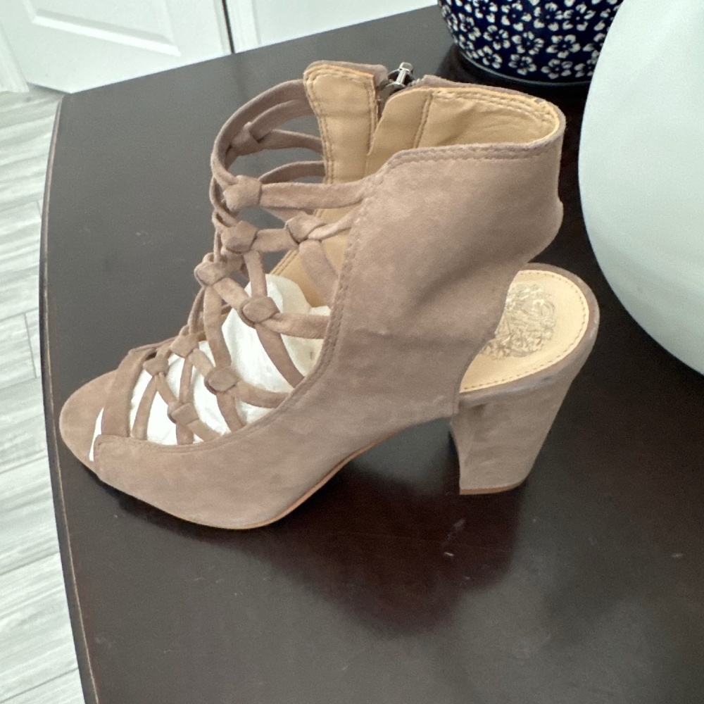 Vince Camuto Shoe (new)